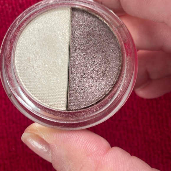 Eye shadow - Picture 2 of 2